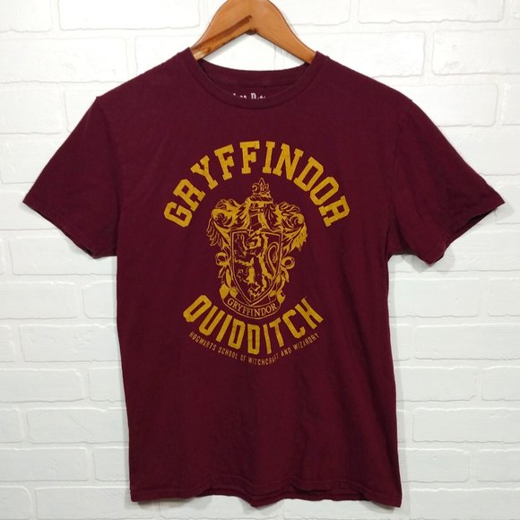 Warner Bros. Other - Harry Potter Gryffindor Quidditch maroon t-shirt size medium 100% cotton